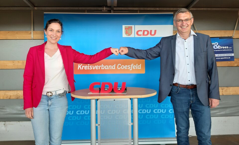 Zu den ersten Gratulantinnen zhlte neben der jngst gekrten Borkener Bundestagskandidatin Anne Knig Korths Landtagskollegin Heike Wermer (MdL) aus dem Nachbarwahlkreis Borken II. (Foto)