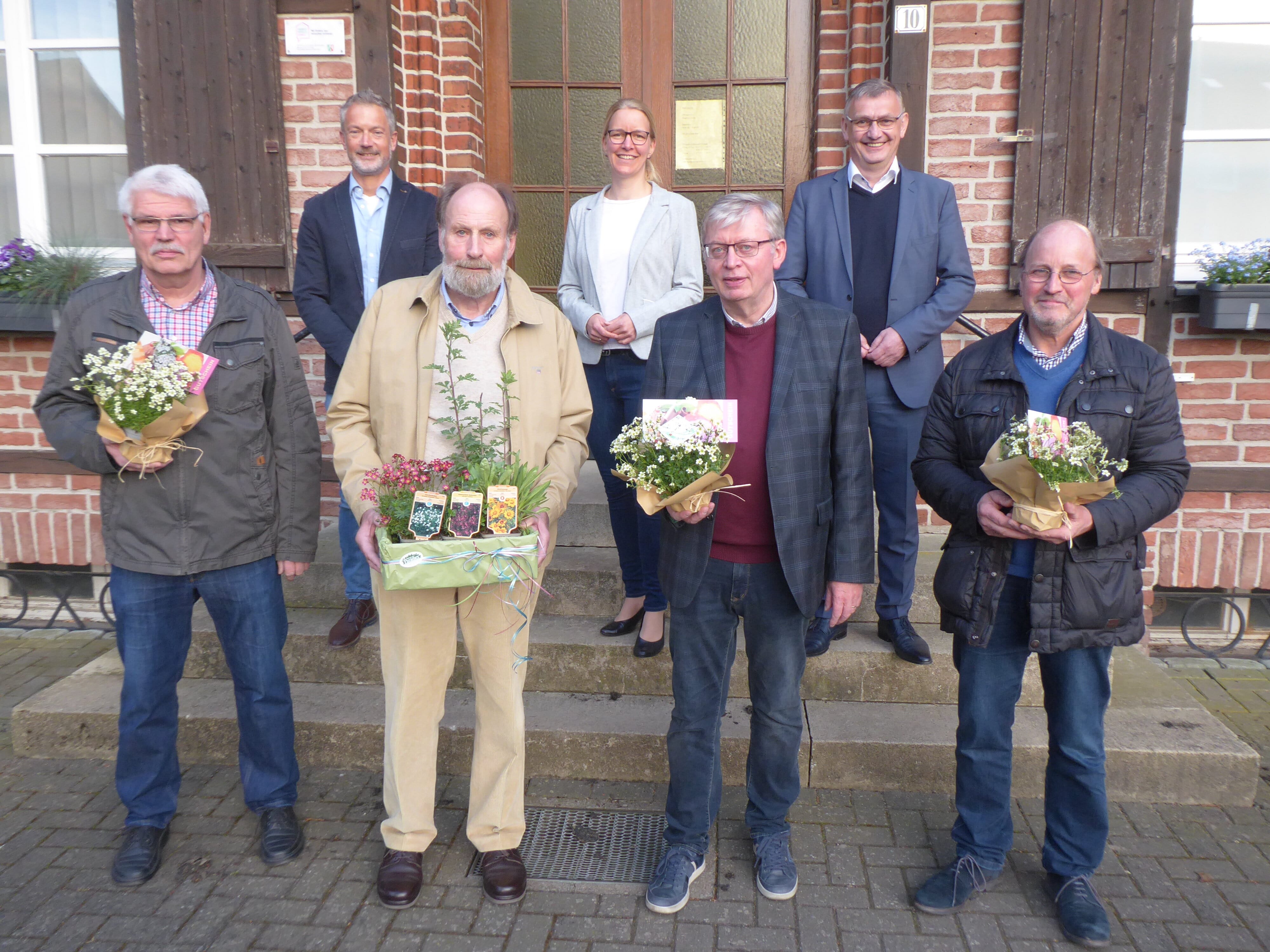 Kurzweil und Ehrungen gab es bei der 
Mitgliederversammlung des CDU-Ortsverbandes Lette, von links: Michael Quiel, Gerrit 
Tranel, Richard Bolwerk, Silke Hellenkamp, Dr. Heiner Kleinschneider, Wilhelm Korth 
und Bernhard Kestermann. 